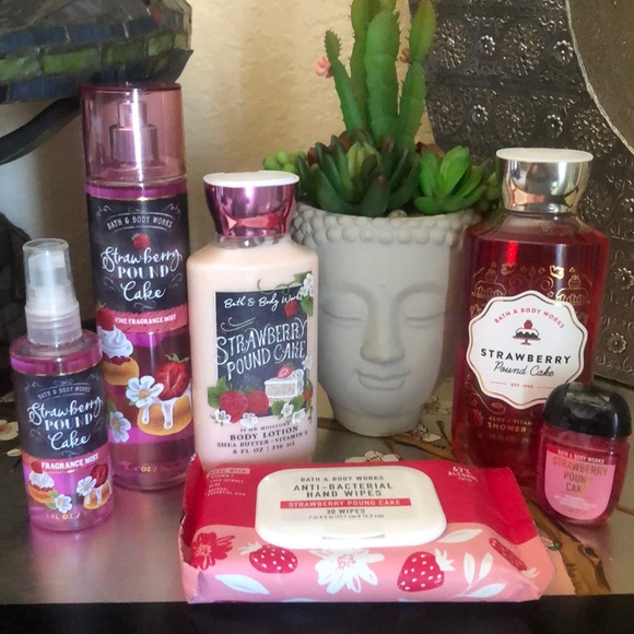 Bath and Bodyworks strawberry Pound signature collection - Picture 2 of 3